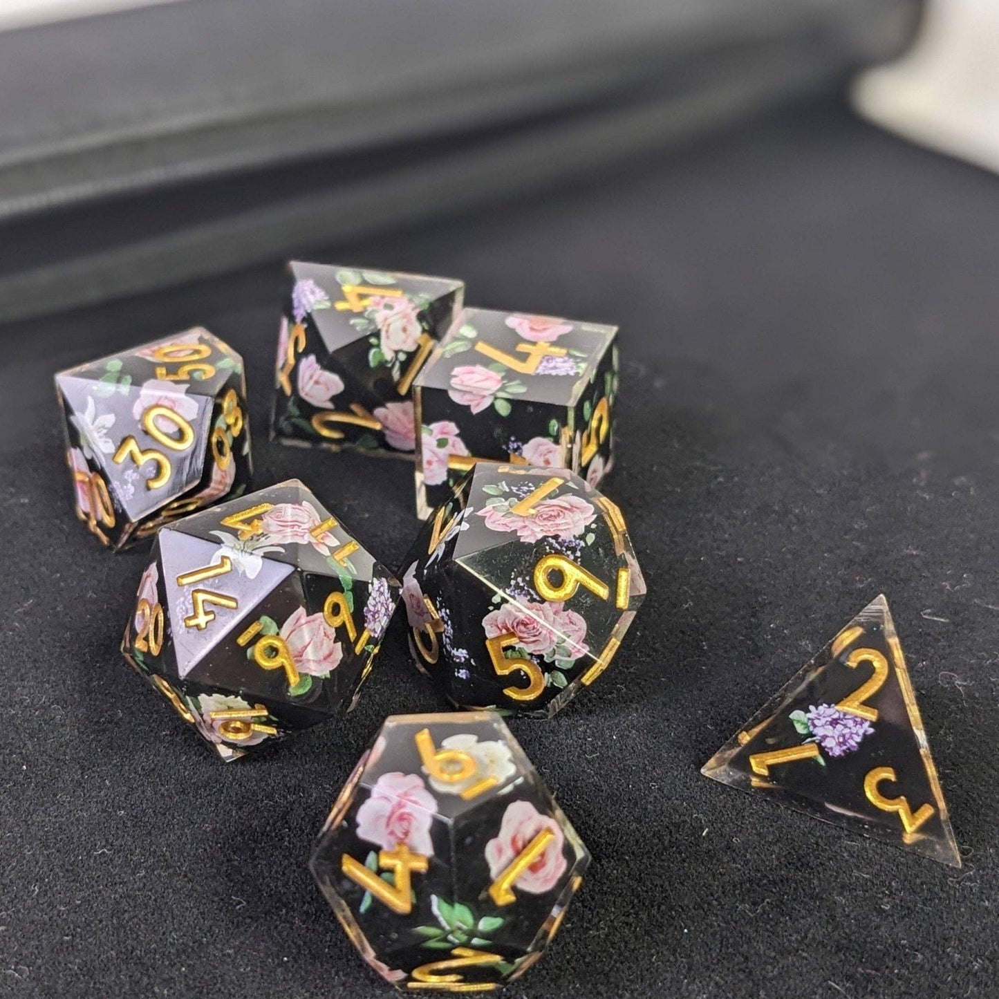 EBONWOOD - Knights Rose - 7 Piece Luxury DnD Dice Set