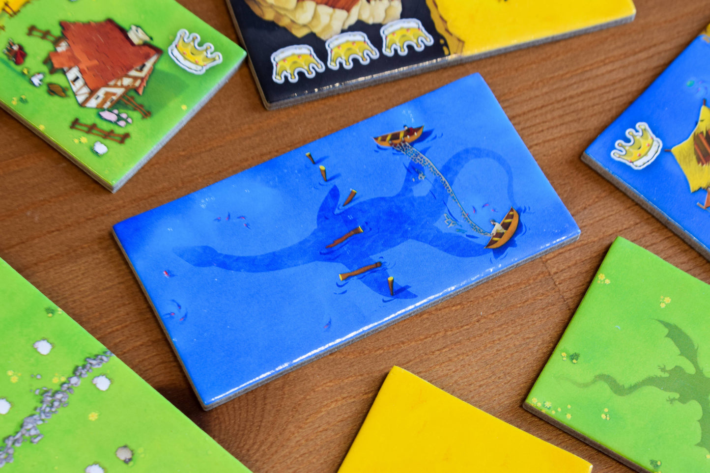 Blue Orange Games - Kingdomino : The Kingdom-Building Domino Challenge!