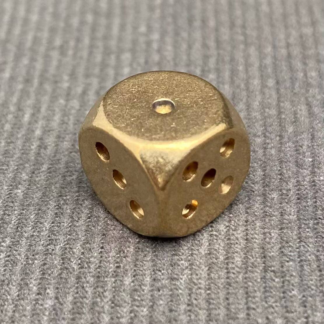 Mio Queena - 1pcs Brass Dice
