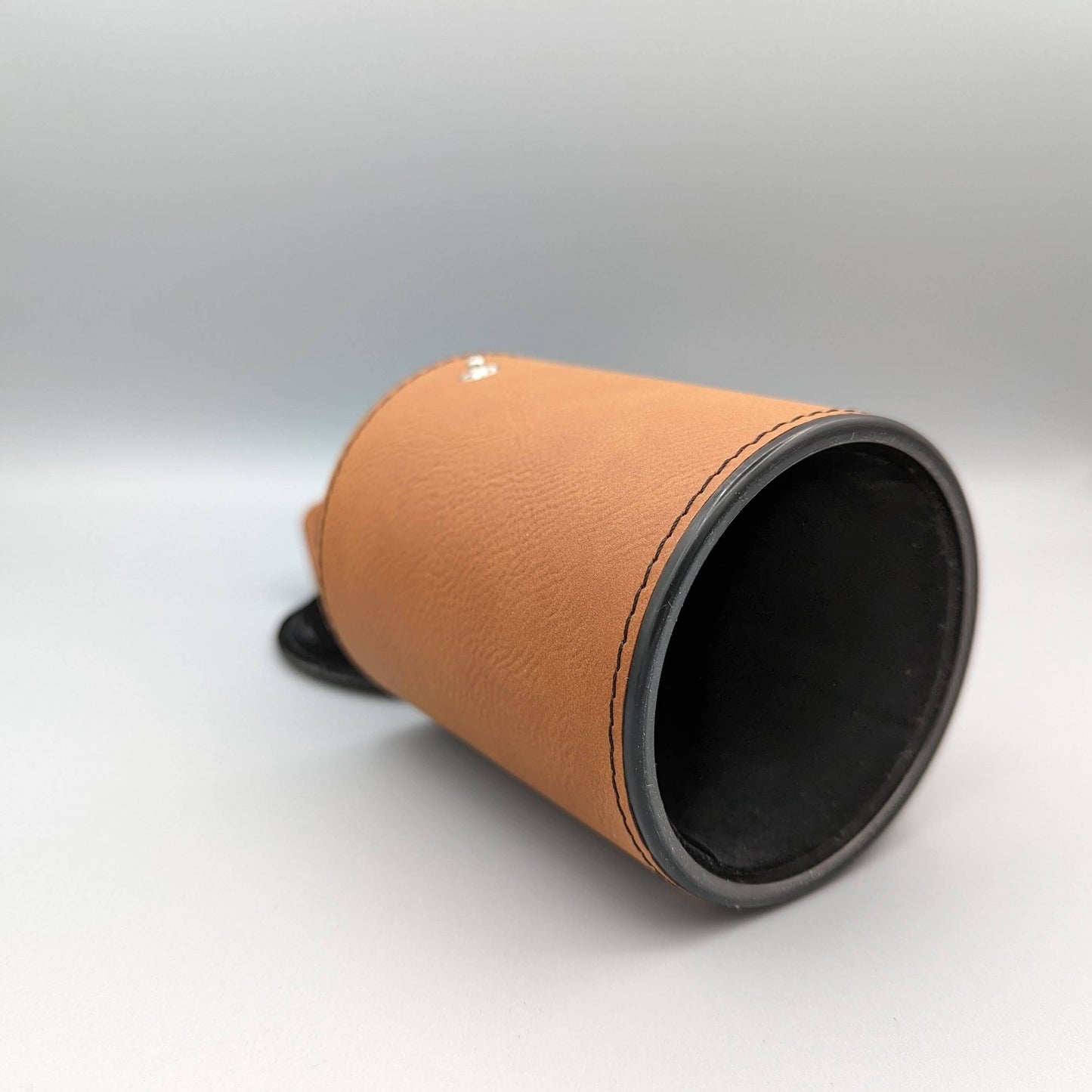 InDiPro - Dice cups, with dice storage compartment on bottom